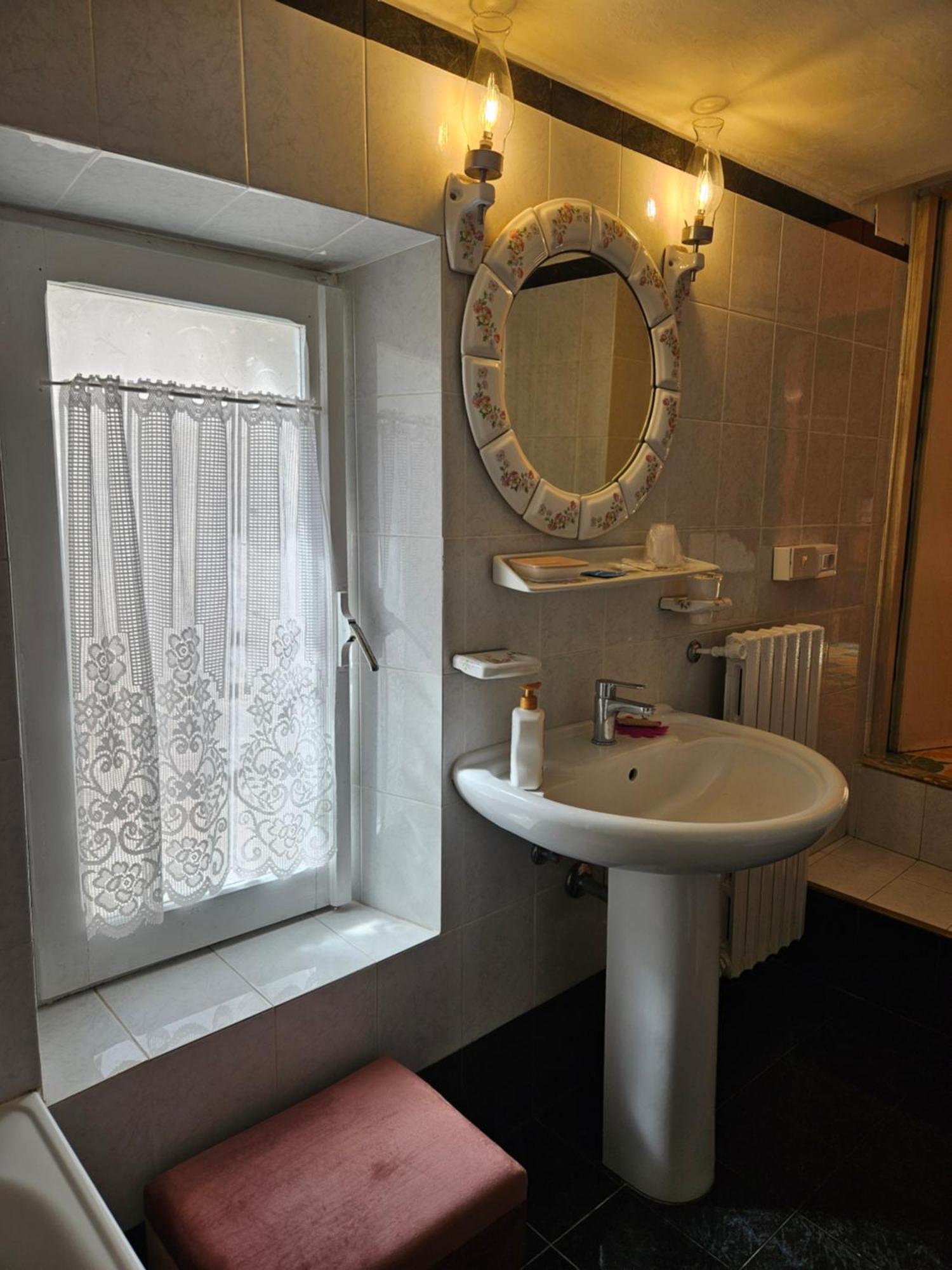 L' Antico Lavatoio Bed & Breakfast Rignano Flaminio Exterior photo